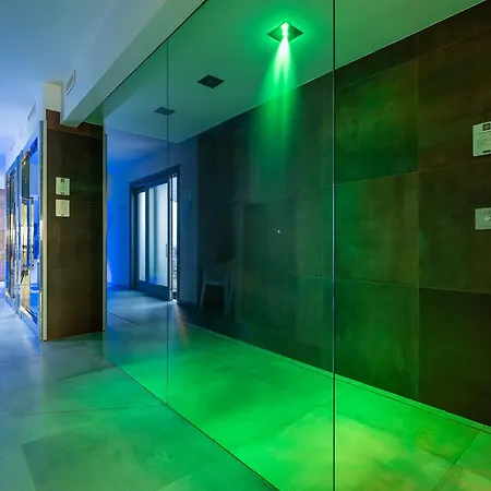 Luvia 4* 고네사