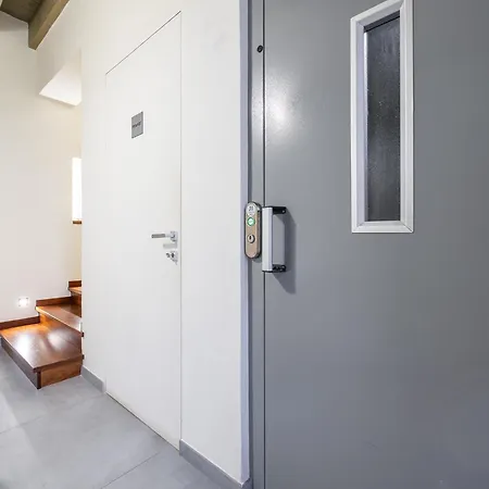 Bed and breakfast Luvia 4*